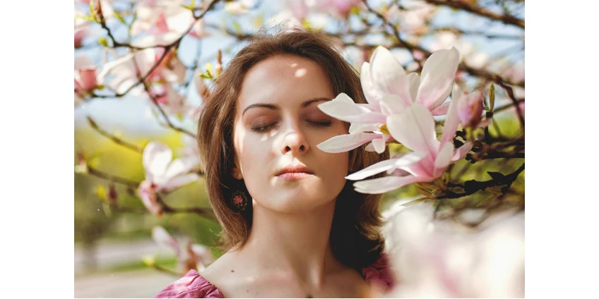 Ventajas primaverales de la fototerapia LED: cómo la luz rejuvenece y calma la piel