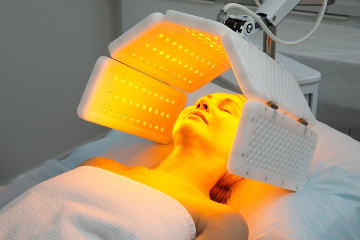 fototerapia facial como procedimiento de apoyo en condiciones de déficit de luz